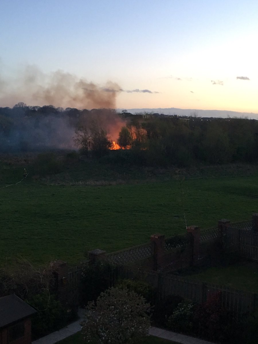 Kears's tweet photo. @ChronicleLive massive fire at the back of great park on the green! https://t.co/TfF8IZb703