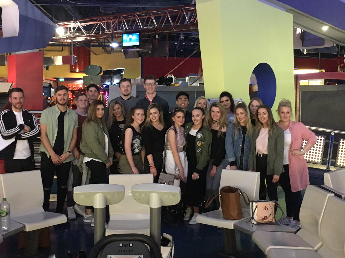 Jamieb52401's tweet photo. Thank you @lifestylesports for an Epic week of training..ending on a hi with 🎳 #lssjointhetalent #teamBlanch2.0 @SarahHarnett2 @mirms09 https://t.co/WbAbAKLqUT