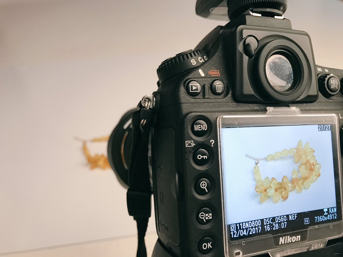 fvcorpphoto's tweet photo. Behind the scenes #jewellery #photography today in the studio https://t.co/ZKSTIiu3Ms