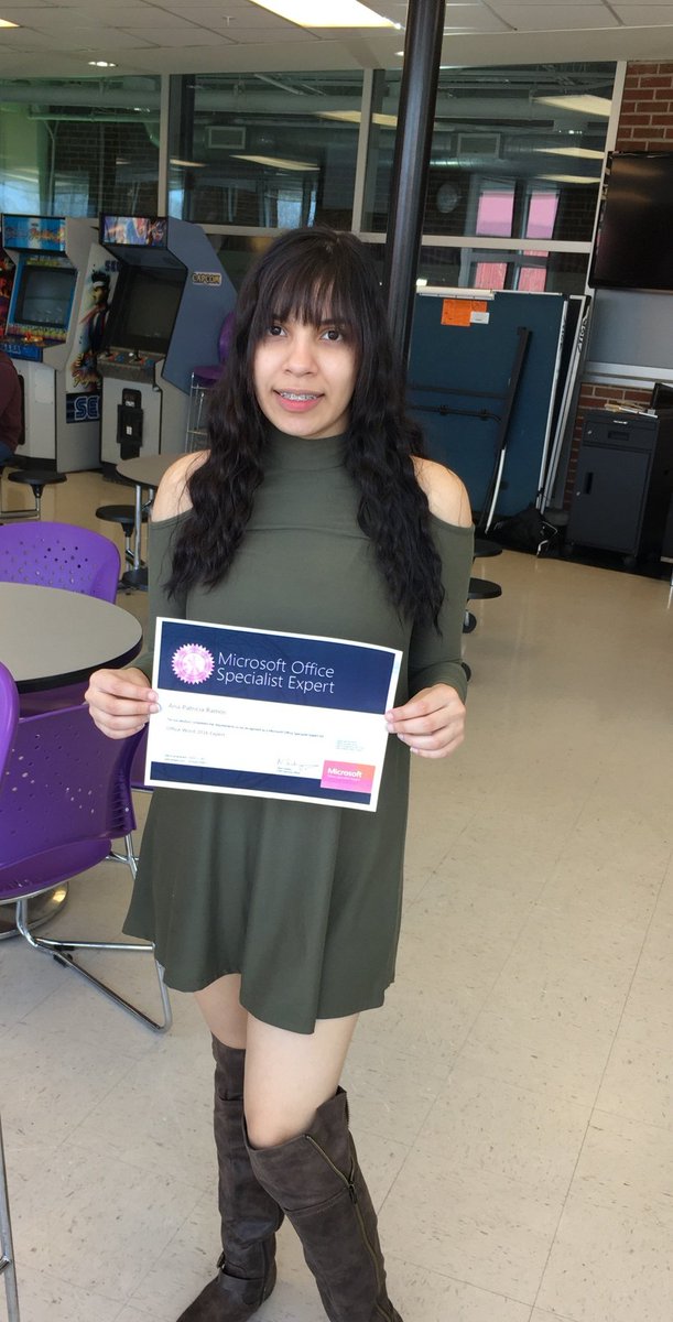 RamosN810663's tweet photo. 4th Certification 🤗😊 #Proud #TFNBusTech #TFNPride https://t.co/b92zWhN4Fd