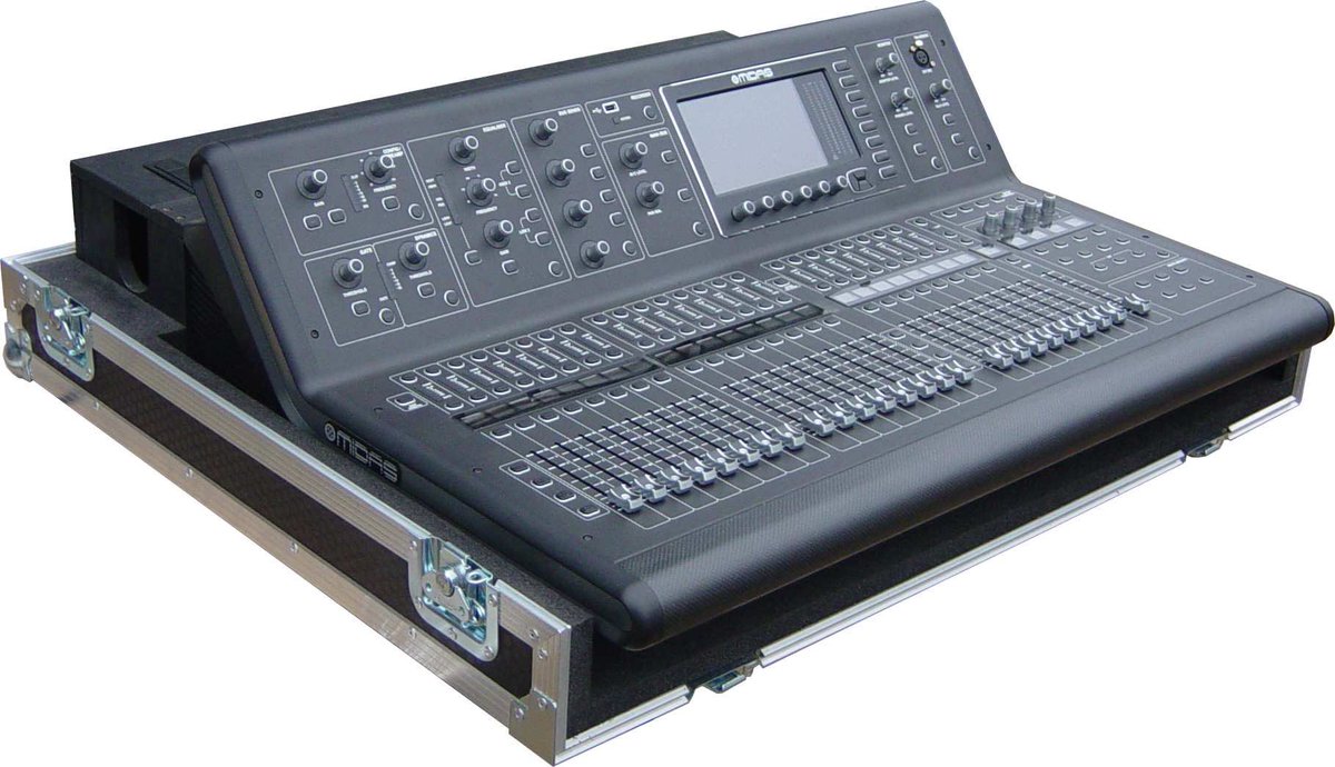 swanflightcom's tweet photo. Midas M32 mixer case with dog box and castors #swanflight #flightcase #midas #midasm32 #studiomixer #digitalmixer #livesound #soundengineer https://t.co/6akzUebllb