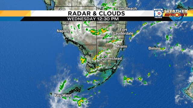 Showers continue to move in off the ocean breeze keep the the umbrellas handy tonight. https://t.co/KhQnHpO3fh