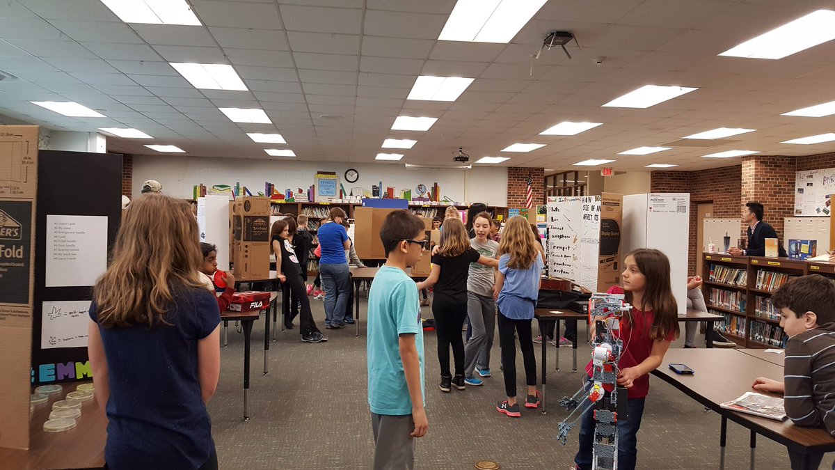 Education Fair <a href="/D10Franzen/">E.H. Franzen School</a> #weareitasca10