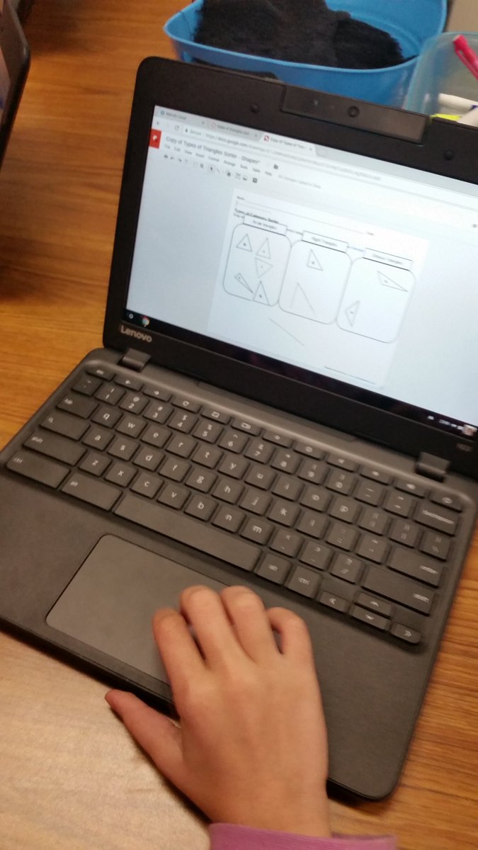 JenniferBain85's tweet photo. Sorting and creating triangles using google draw on  our new Chromebooks in 4th grade. https://t.co/ZPeQ0srFgx
