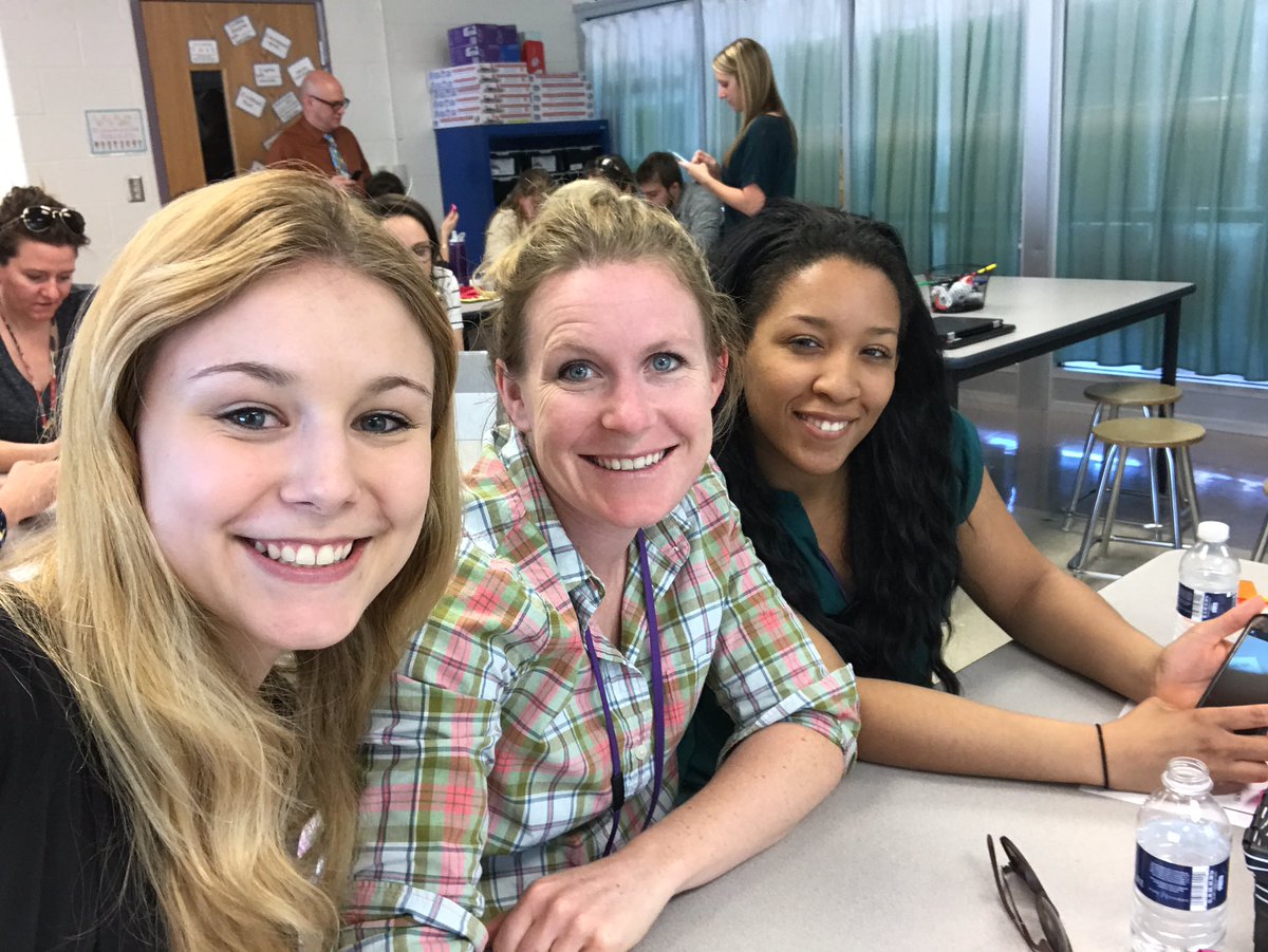 MrsBroehm's tweet photo. A2: @mrsamw88 @KelliHarvs #reynlit https://t.co/ZmoH7gAICE