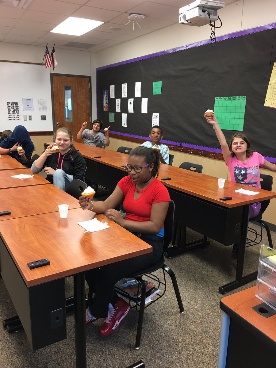 classactpnms's tweet photo. Happy Easter from me and my peeps. 🐰 @PNMSwarriors https://t.co/6YLoNygAIr