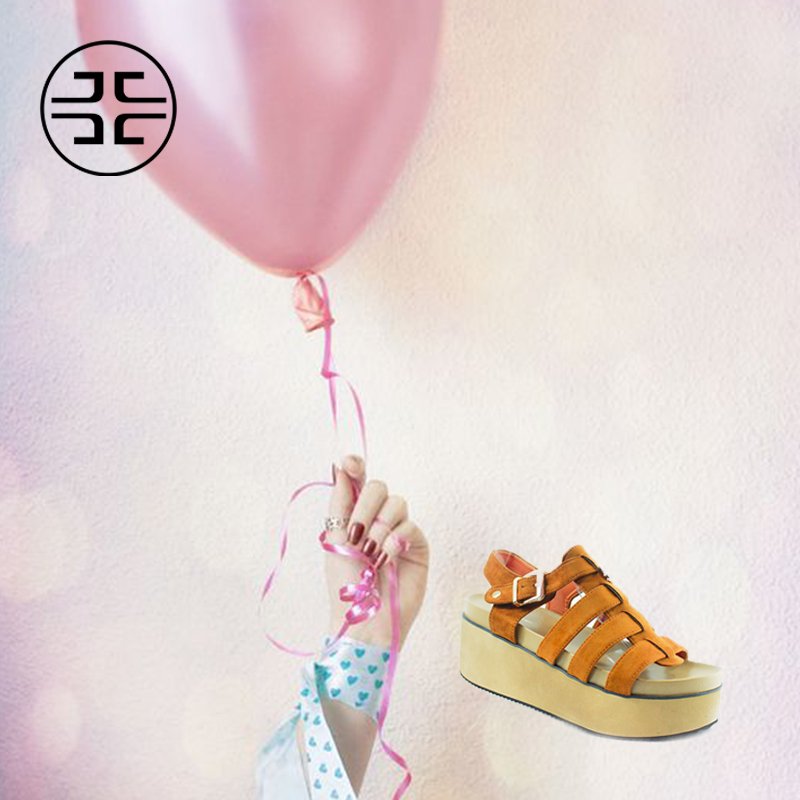 officialJUMP's tweet photo. Dale vida a tus sueños con #Jump.

https://t.co/S3hpUIQdpQ 
#jump #MovidaJump #Style #moda #Outfit #girls #shoes #Color #dorado https://t.co/UBhSlB8G9S