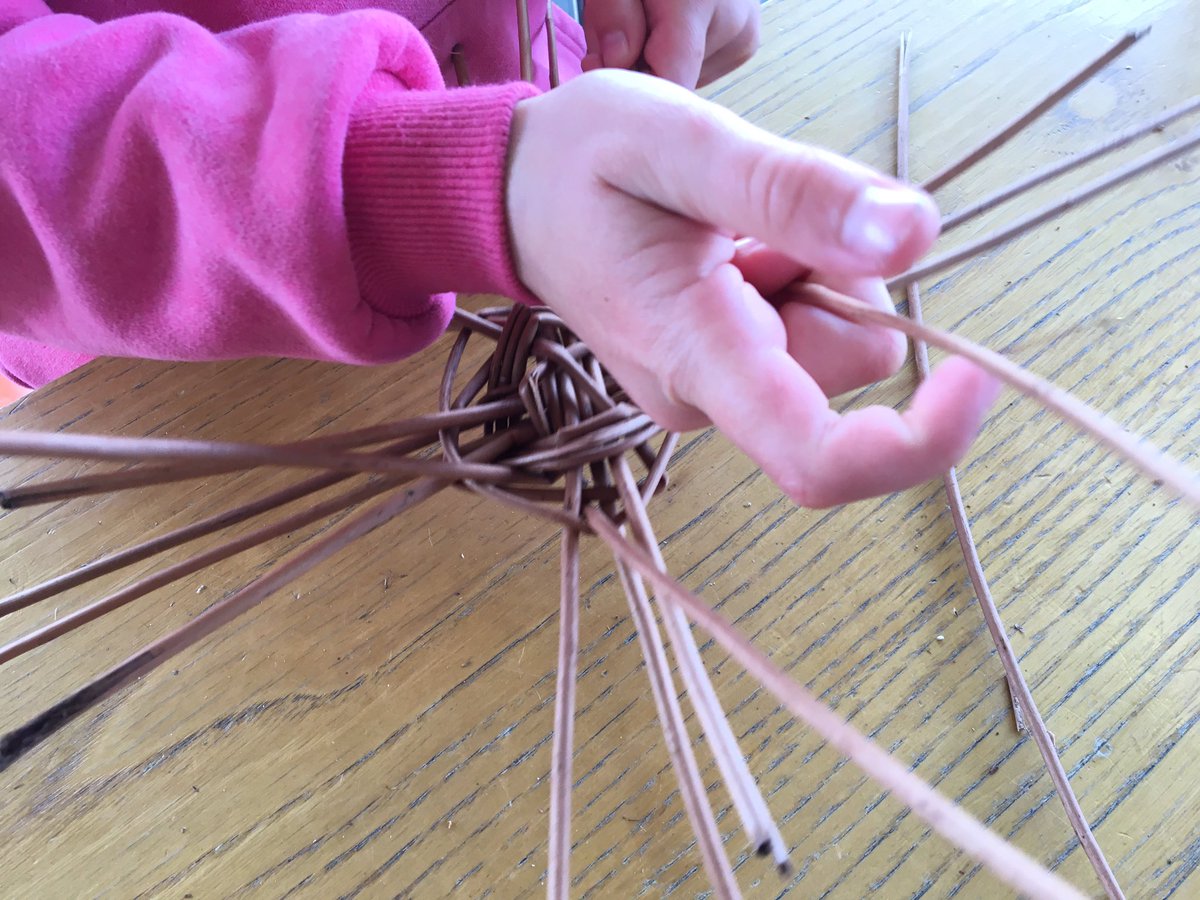 #free #craft #activities this week &amp; next <a href="/EH_Stonehenge/">Stonehenge</a> #willow #clay #textiles <a href="/salisburyhour/">#salisburyhour</a> <a href="/VisitAmesbury/">Visit Amesbury</a> <a href="/SalisParenting/">Salisbury Parenting</a> @around_sp1