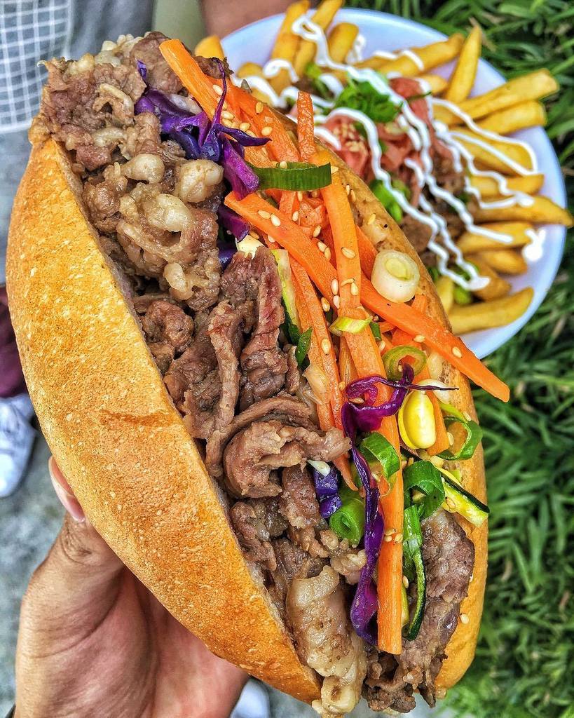 paulsfoodhaul's tweet photo. You can't Bahn Mi from eating this Bibim Bahn Mi from @thekoreanmkt 🙌🏼😜...and don't forget the fries 🍟😉
SNAPCHAT: … https://t.co/9CvzxKA73x https://t.co/DPW5OsHn0q