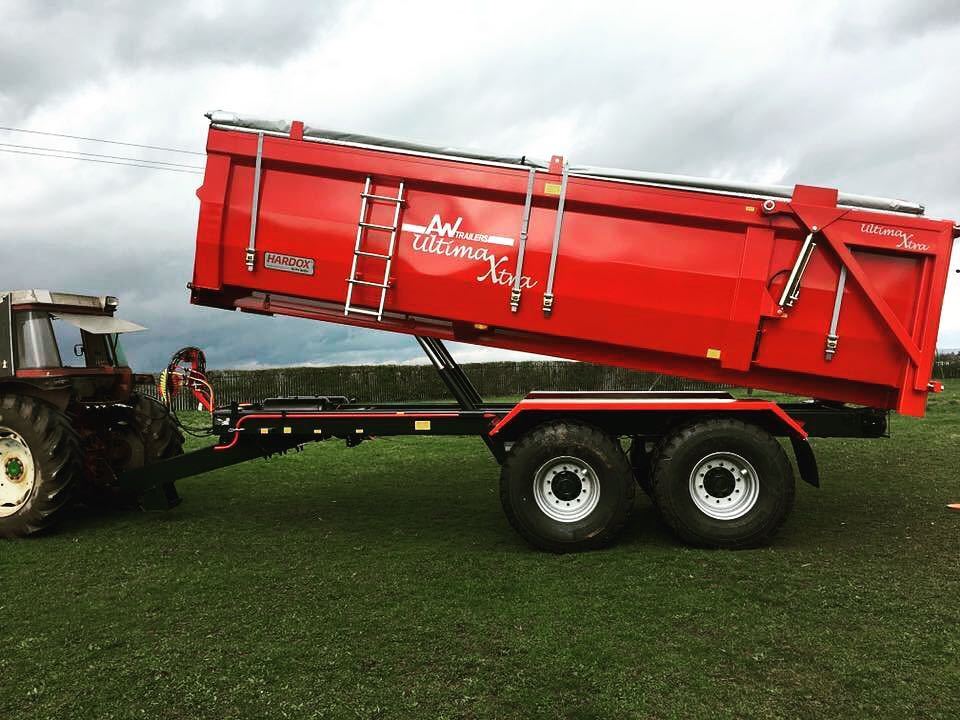 hardoxinmybody's tweet photo. Tipper body ready for any challenge. A farmer's essential. All made in Hardox wear plate. By AW trailers.

#proudmember #AWtrailers #hardox… https://t.co/ZP0FDQ5eWX