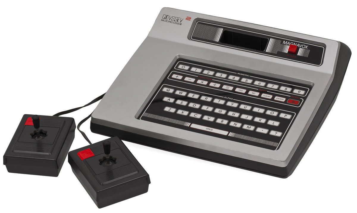 UMGGaming's tweet photo. Like if you know what this is or retweet if you've ever used one of these. #TBT #VideoGames #OldSchool #Games https://t.co/lTmMRJjg7S