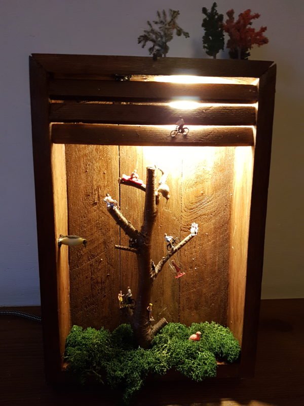 iRecyclart's tweet photo. Louvered Pallet Shadowbox #Lamp : https://t.co/tzFixjSsWm - #HomeDécor #PalletBox #PalletFrame #PalletLamp https://t.co/e74w4ZHuCx