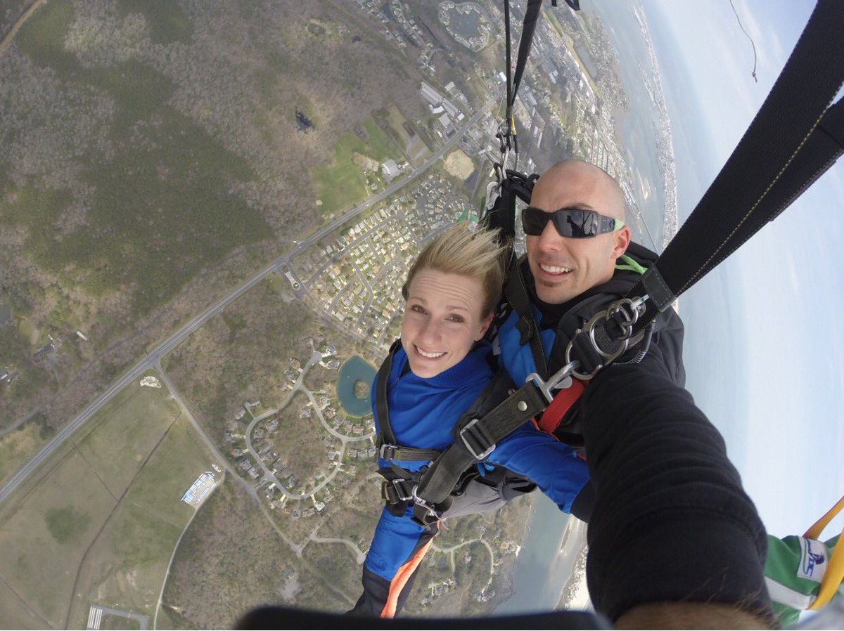 QB2515's tweet photo. #conqueringfears #makin2017mybitch #lovethelifeyoulive #18kjump #skydiving #skydiveoc #shutupandjump #OCMD #SaltLife https://t.co/VNOC8TIVLk