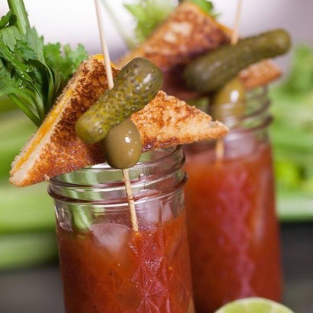 masonjarware's tweet photo. Happy #NationalGrilledCheeseDay! Grilled Cheese Bloody Mary in a JAR! 🍞🧀#RaisingTheJar
.
.
.
#jarware #masonjarwar… https://t.co/3067R5LAD5 https://t.co/LHa6dxLpPD