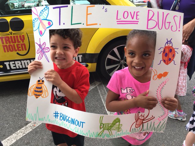 TheLearningExp's tweet photo. Our #TLECharlotte & #TLECharlotte2 schools had a "Truly" great time w/ @TrulyNolen talking about #insects! #bugginout #curriculumbased https://t.co/VOwJSoAwl4