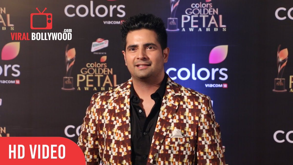 viralbollywood's tweet photo. #KaranMehra At Colors #GoldenPetalAwards2017 Viralbollywood

Video Link - https://t.co/NTFDubaWmH https://t.co/RpTgKOtTRB