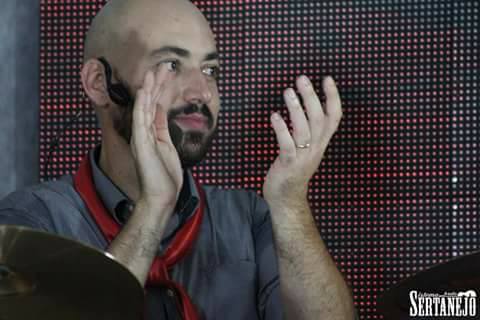 ThiagoMaurer's tweet photo. Fotos da GRAVAÇÃO Do 1º CD E DVD #PaulinhoMocelin&amp;CoracaoDeGaiteiro
Obrigado aos parceiros:
#LevadaBaquetas #PitbullHardBags https://t.co/rUrSdIMLn6