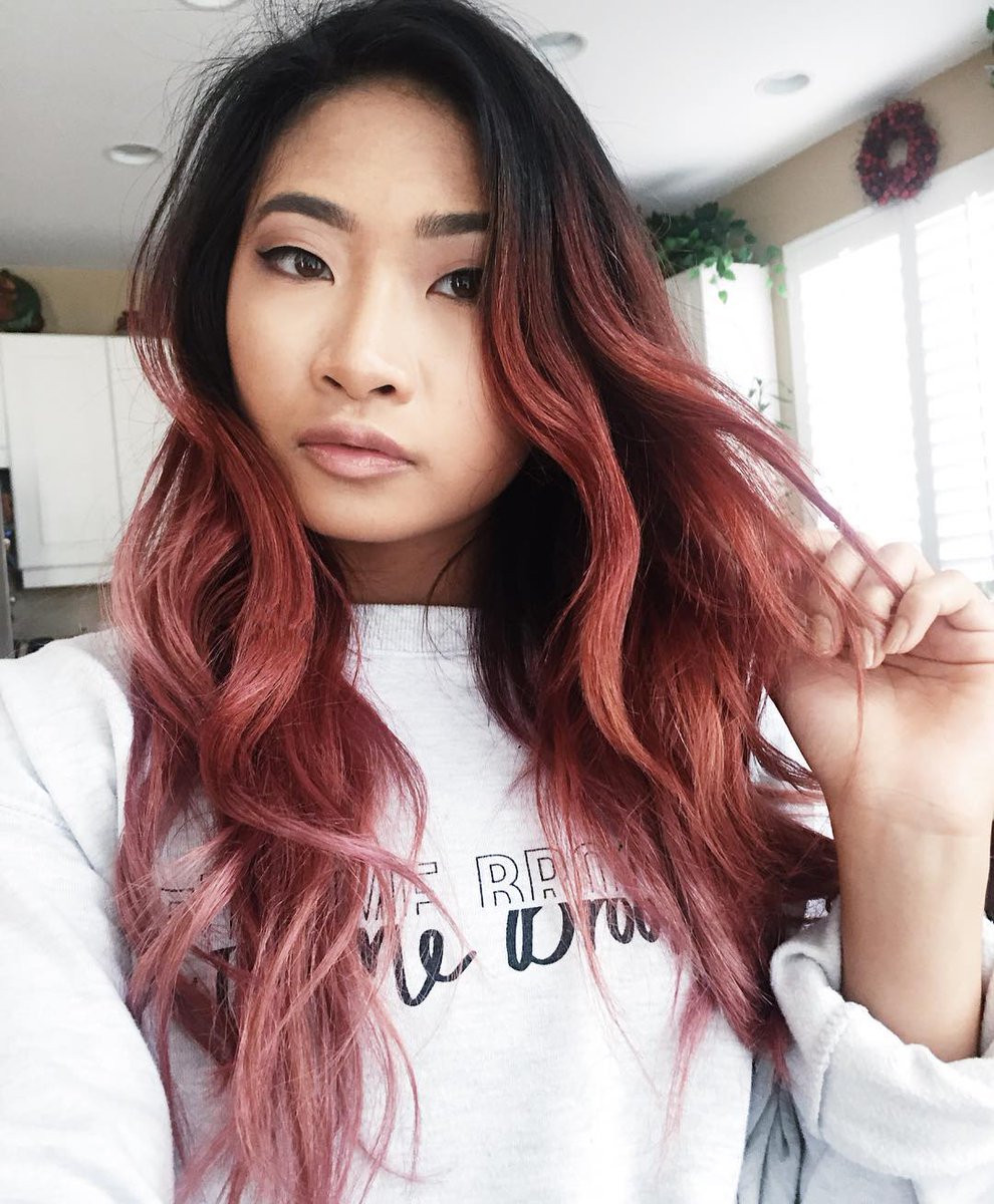WellaColorCharm's tweet photo. Keepin' it 💯 with this fabulous fiery 🔥 look using #WellaColorTango 5RV in Burgundy. https://t.co/voIBlsmwMC