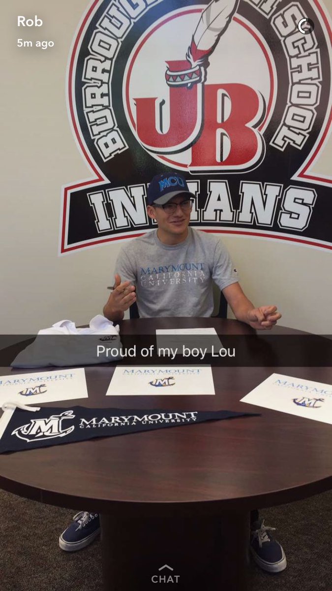 DakillaLou's tweet photo. Signing day  ✅💙💛 https://t.co/U1CznXrfsp