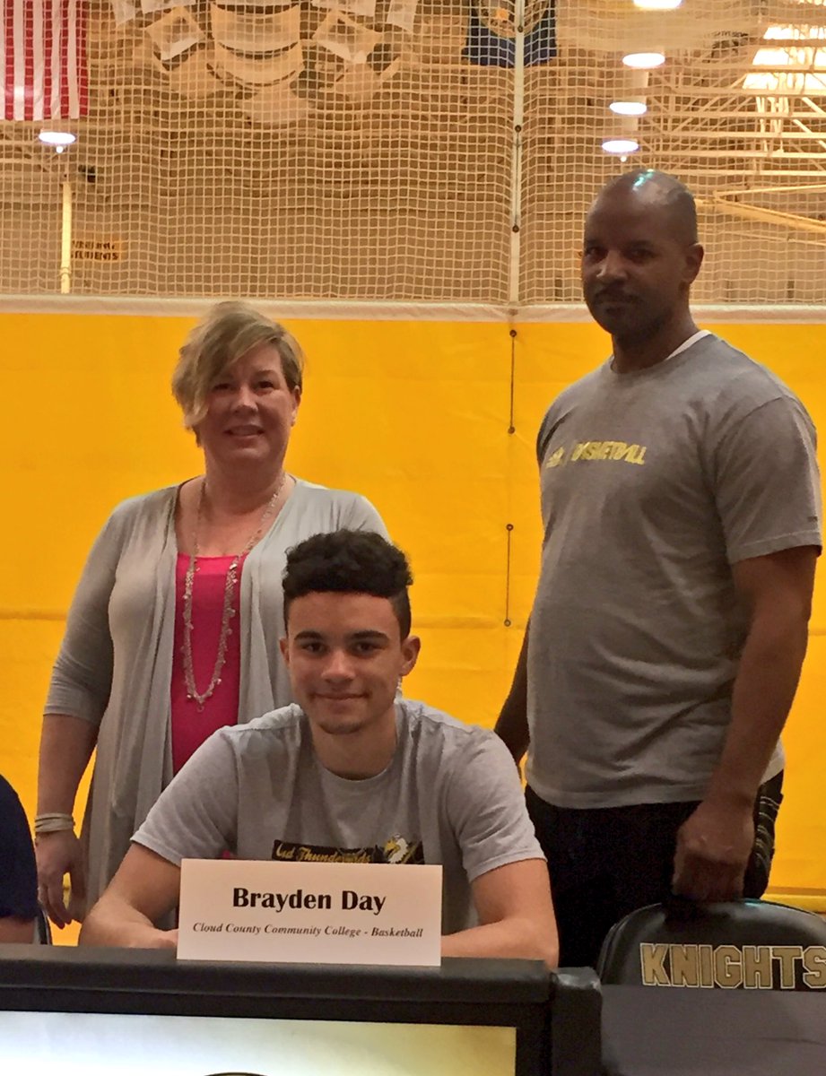 LSEAthletics's tweet photo. Congrats Brayden Day-Cloud County Community College Basketball👍🏻 https://t.co/WOXRH5McIu
