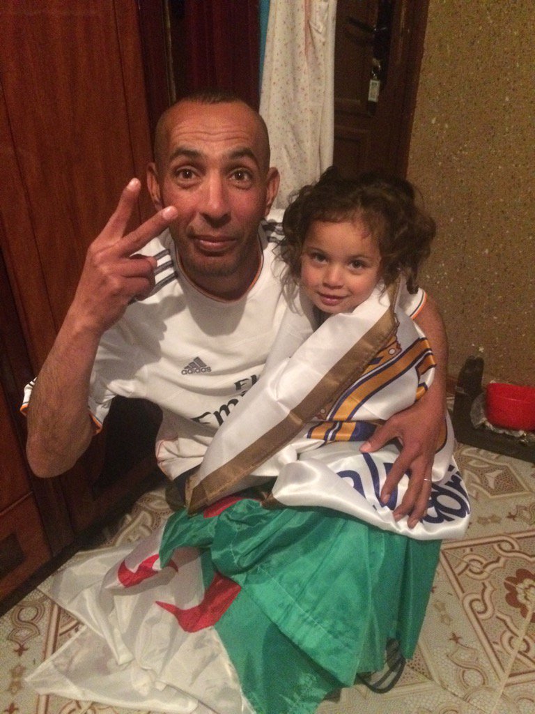 DzIphone's tweet photo. اعشق ريال مدريد والجزائر https://t.co/E847muzzDe