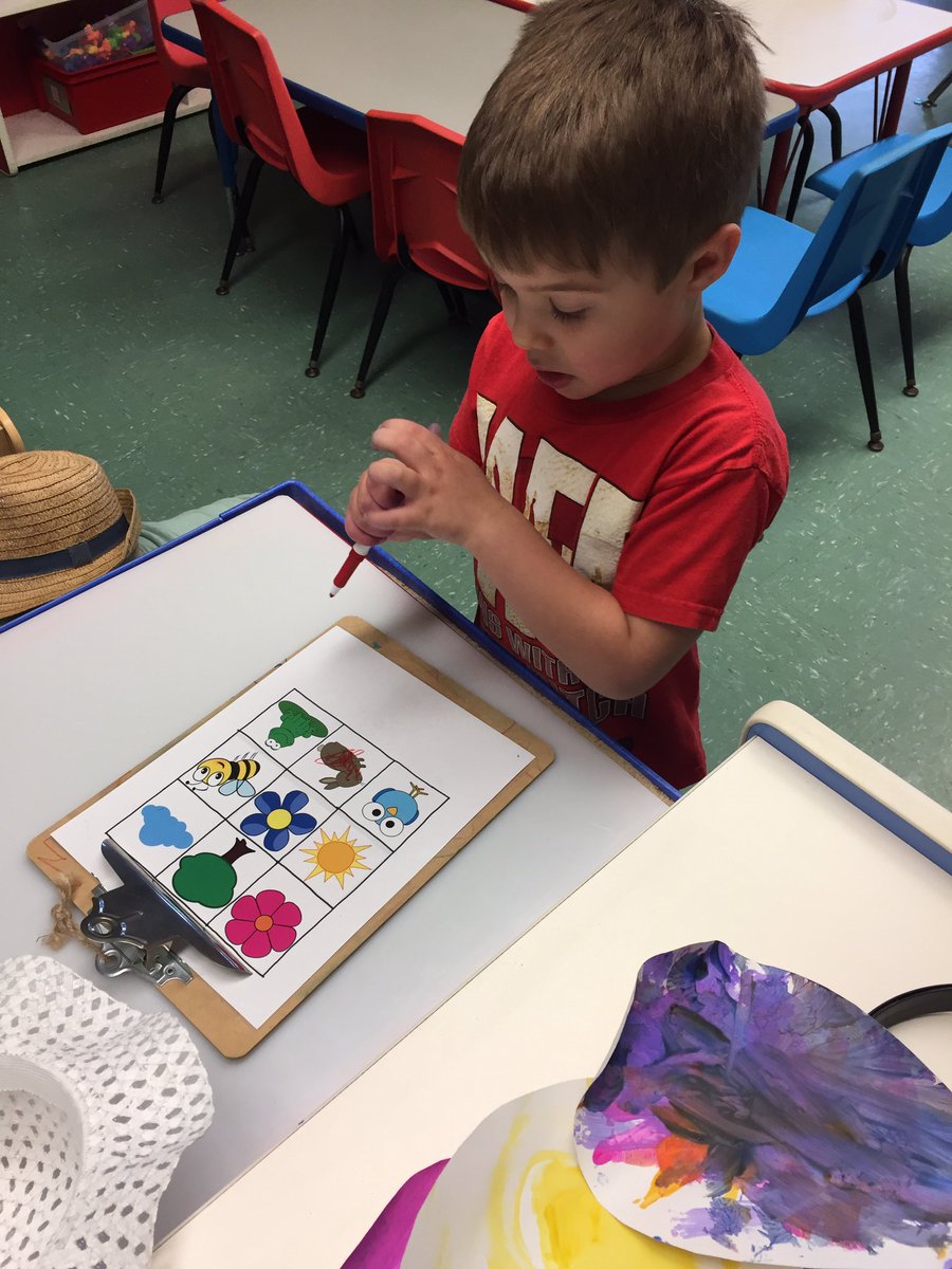 MissOley3's tweet photo. Coloring eggs and having some spring fun! #OnceACard #mentorpreschool https://t.co/sn5RGaL2xz