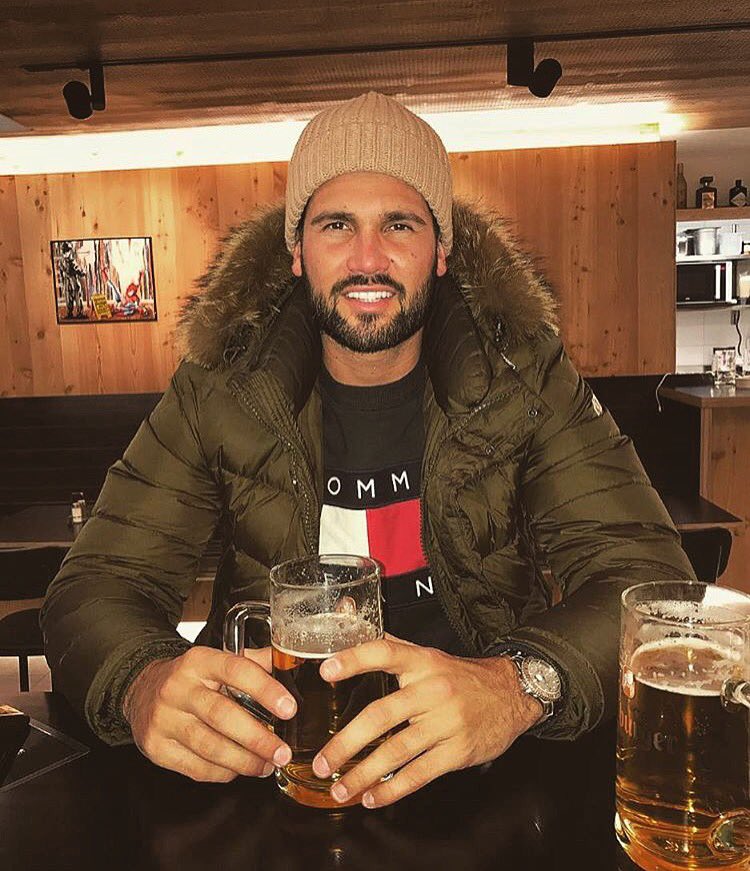 laurennicole_33's tweet photo. No one even compares to him😫😫 makes my Wednesday nights a whole lot better👏🏽😍#biggestbabe @dan_edgar1 https://t.co/XXKElSKKgt