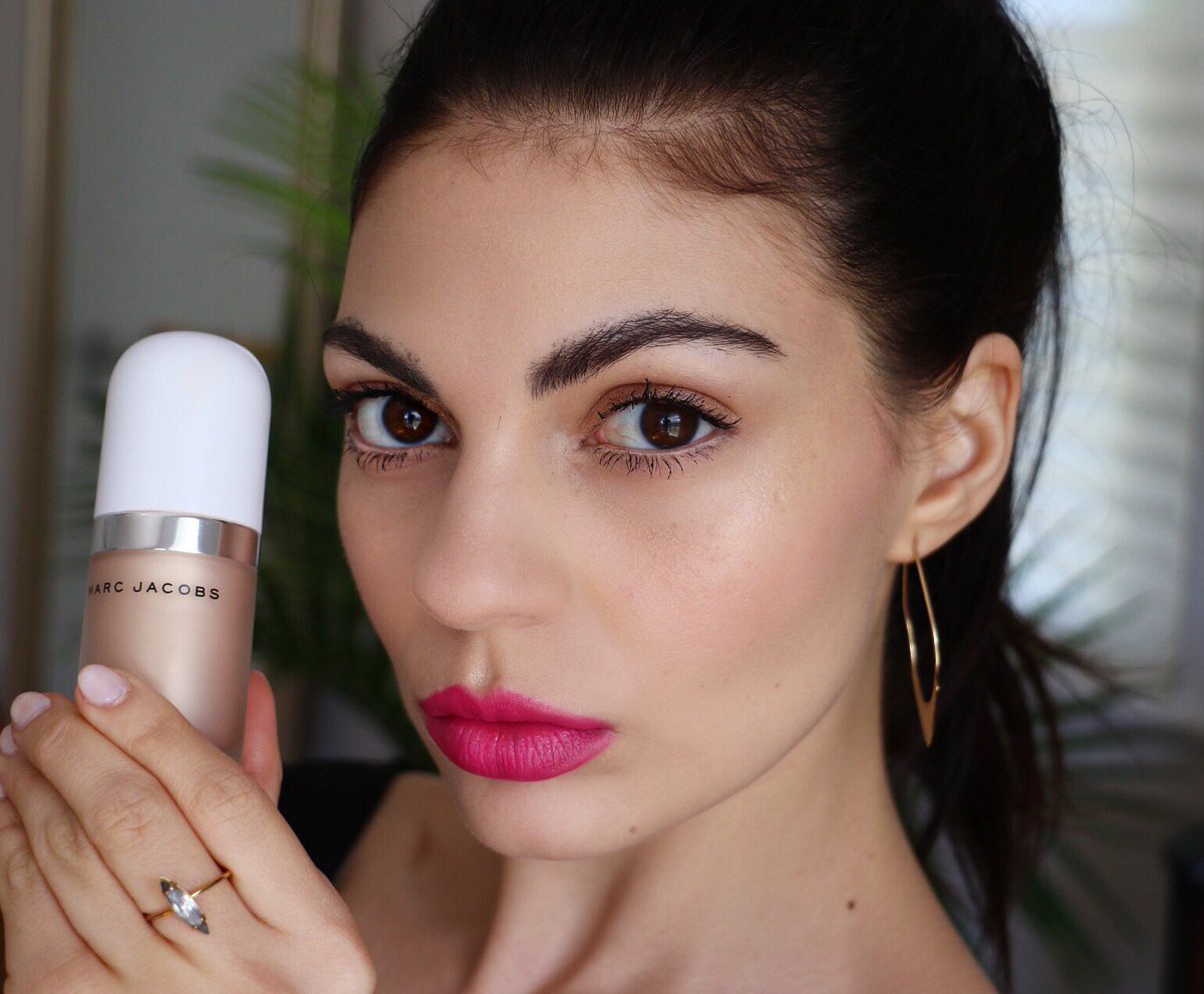 AmbroseLynDial's tweet photo. Dew Drops Coconut Gel Highlighter @marcbeauty,complimentary of @Influenster.#coconutglow.#contest https://t.co/LWNB6fxhst