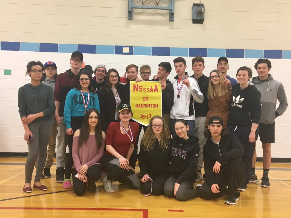 LakeSuperiorHS's tweet photo. Congrats to our #Badminton teams! SRs won the banner with Eric, Faith & Kiara qualifying for #nwossaa Excellent day of games. #sgdsb https://t.co/mOcRs2BGBs
