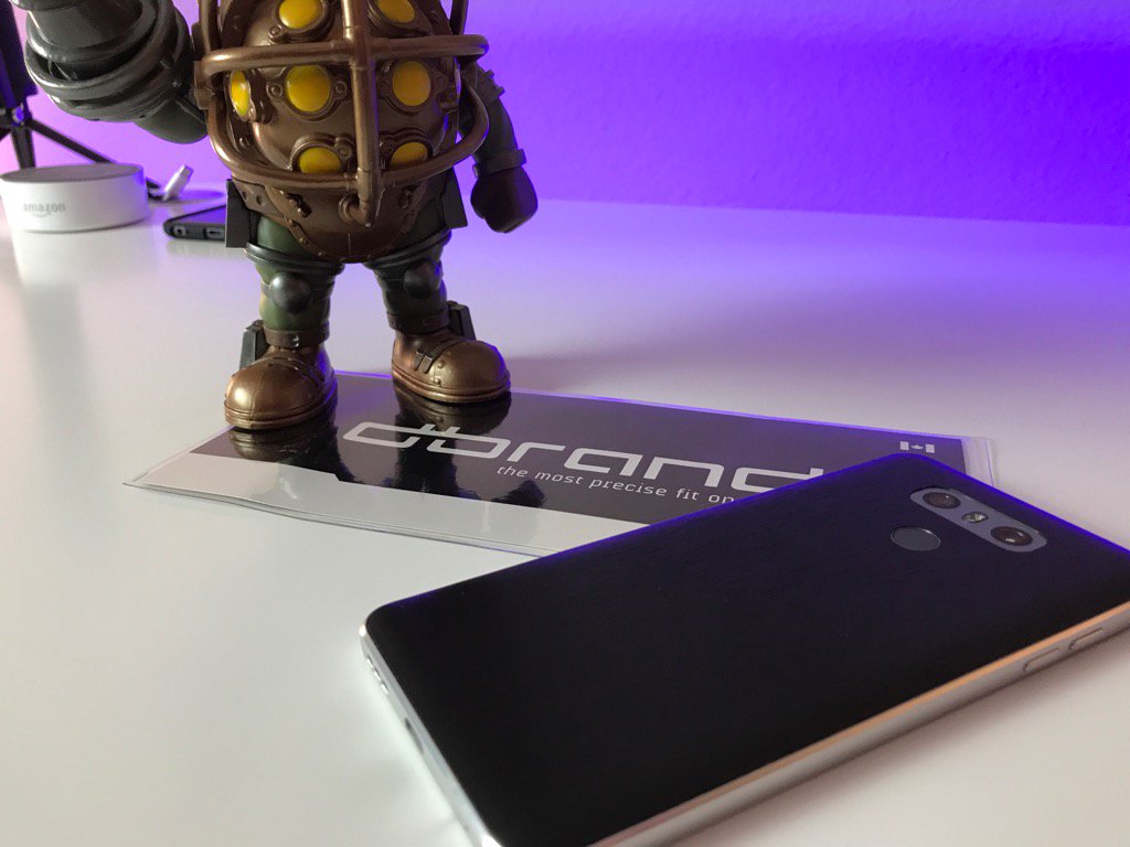 DontHateTheGeek's tweet photo. @dbrand #Hyperblack on the #LGG6 #bigdaddy https://t.co/hNTlN9bvdB