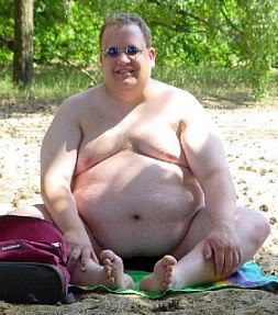 pip1984's tweet photo. #MyOnlineNightmare BTW ladies. This is me, I'm a millionaire, if you fancy a hook up.. my DM's are open https://t.co/v4W6kwfyIn