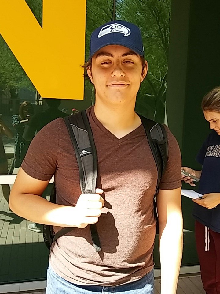ssalaz12's tweet photo. "I get my news from Twitter," #jmc201hogan @tjm5518 #ASUfreshman https://t.co/Axig3xVOCj