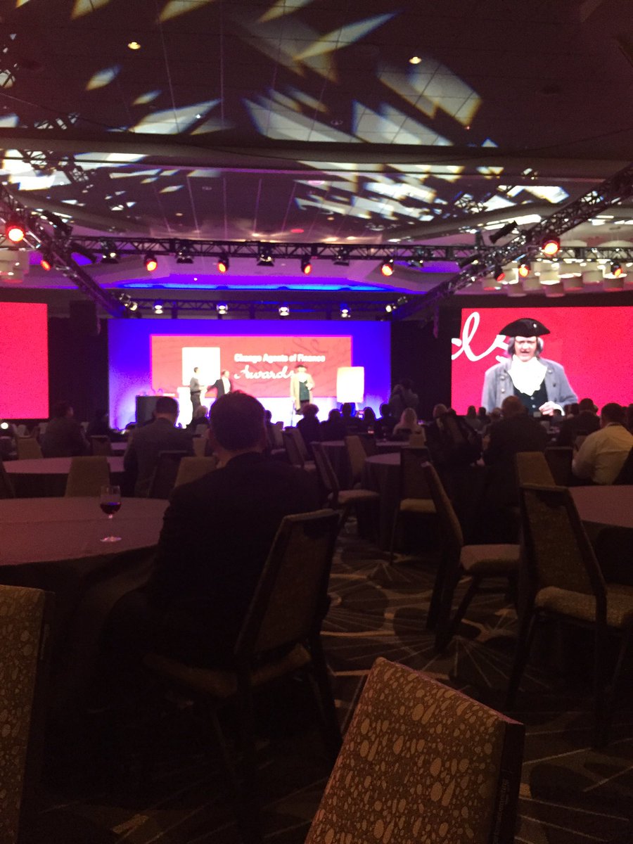 VPSolutionSales's tweet image. Declaration of Innovation. The actors are killing these awards. Let&apos;s remove this from next year. #OracleMFE