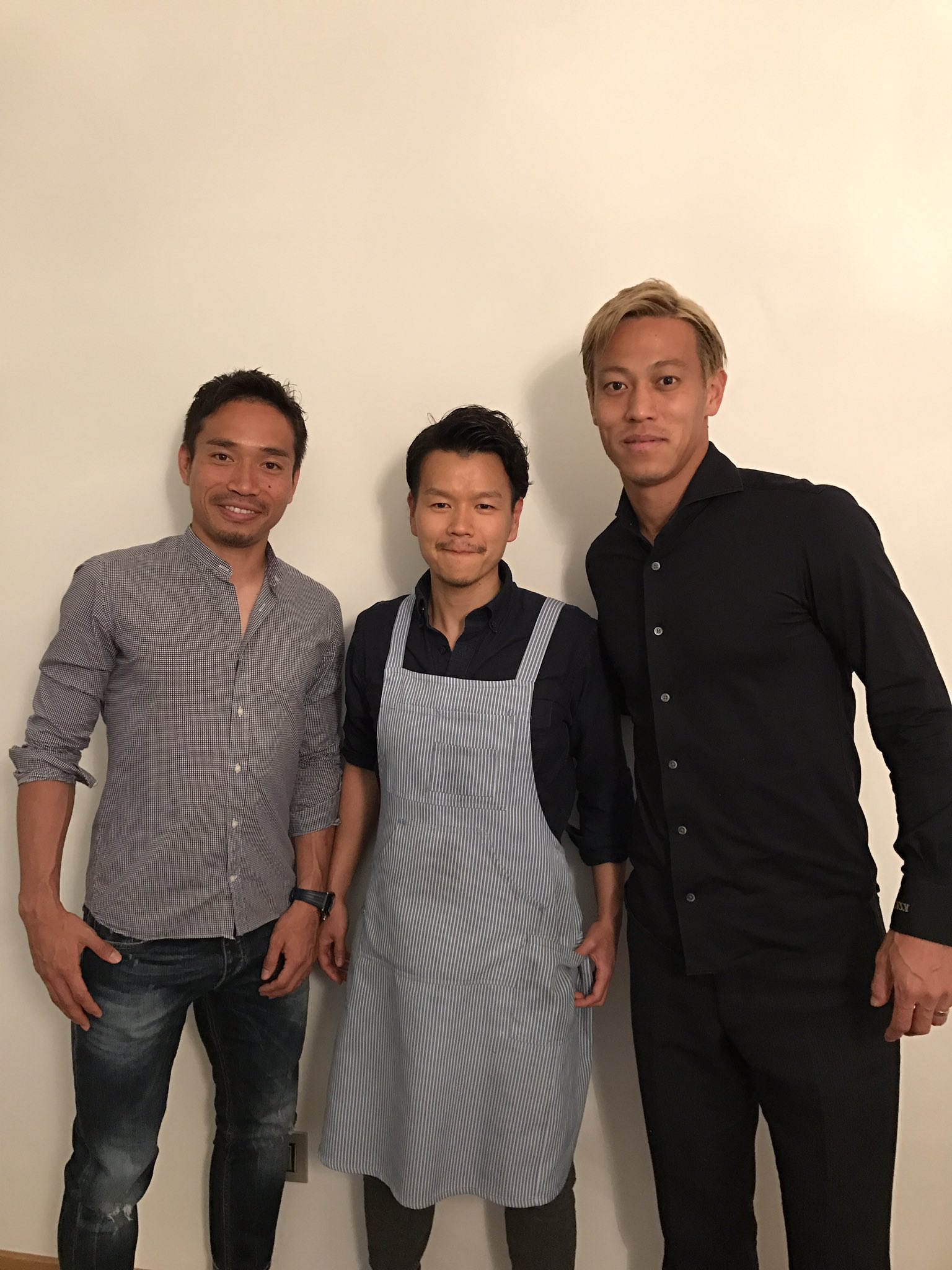 Yuto Nagatomo 長友佑都 僕の家で圭佑と食事しました 専属シェフの加藤さんが健康的な料理を作ってくれました シェフは3ショットを噛みしめたみたいです 笑 Cuore Kato Dinner 食トレ 本田圭佑 T Co F5fv0w9hvl Twitter Yuto Nagatomo 長友佑都 僕の家で圭佑と食事しました 専属シェフの加藤さんが健康的な料理を作ってくれました シェフは3ショットを噛みしめたみたいです 笑 Cuore Kato Dinner 食トレ 本田圭佑 T Co F5fv0w9hvl Twitter