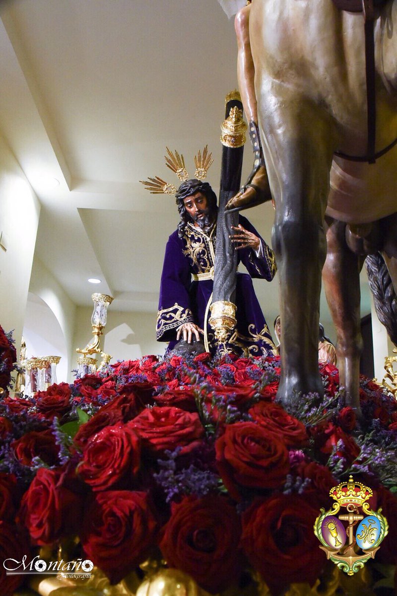 EspDeTriana's tweet image. Ya luce el paso del Stmo. Cristo de las Tres Caídas con su exorno floral para la #Madrugada2017