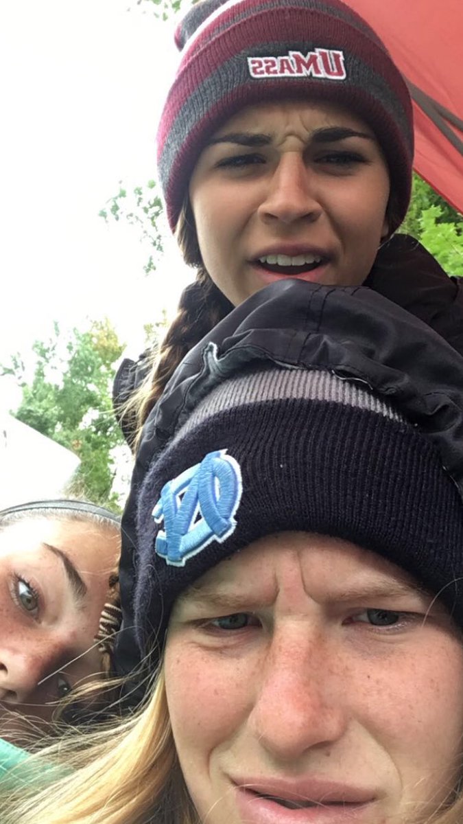 RhiannRyan's tweet photo. happy birthday babe💗 missin you n chaug soc so much:( love you💚🎉🎁 @Lizchristman55 https://t.co/Mq4mBhlXHB