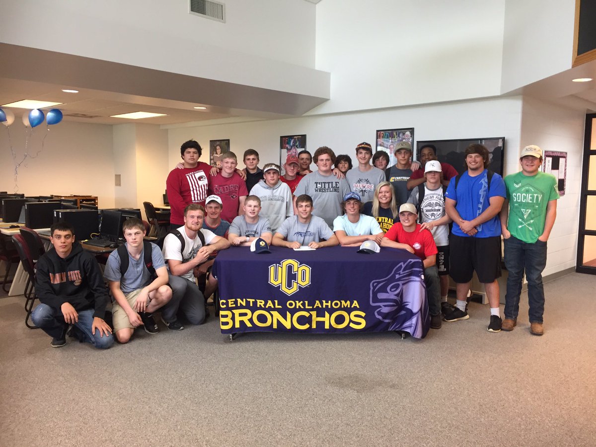 brikflip's tweet photo. Very thankful for all my family, friends, and coaches that have made me into the man I am today couldn't of done it without yall #rollchos 🐴 https://t.co/wZyfPm7nF3