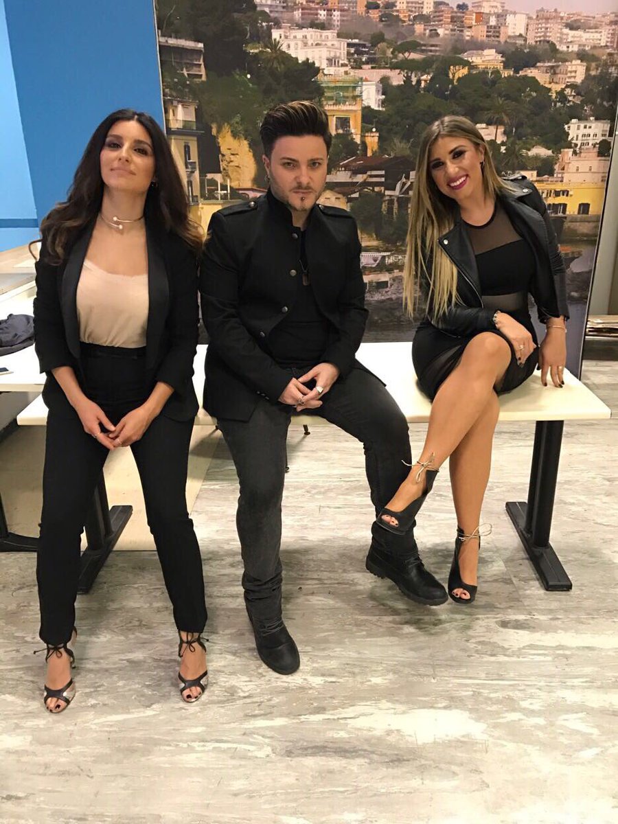 Sud_58's tweet photo. Siete pronti per il nostro mashup?!
Noi siamo pronti
Voglio penzà a te/We don't talk anymore 
Thanks to: @MarcEllisNY #HelenaP #RimarìOutlet https://t.co/XOHWlAw31Y