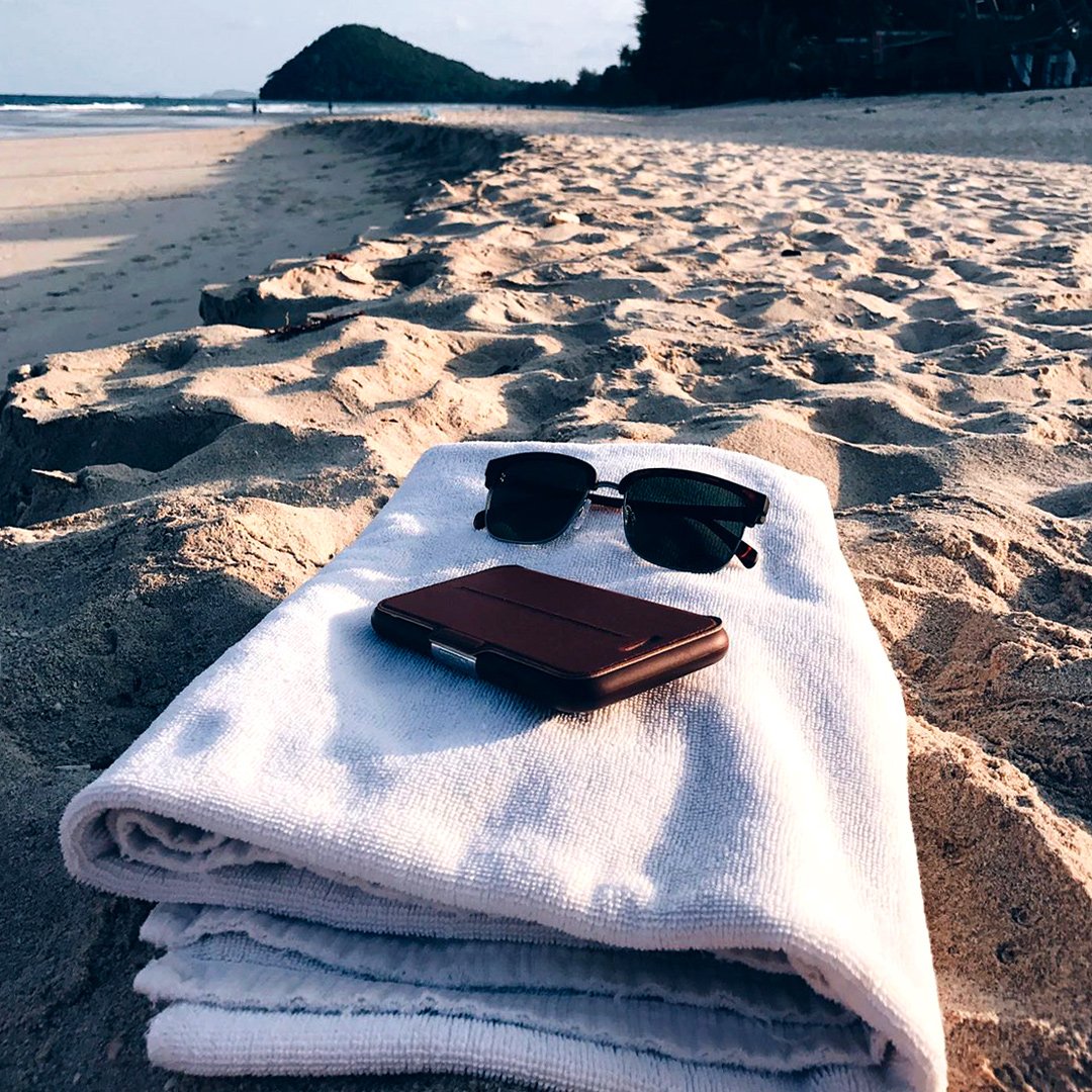 OtterBox_SE's tweet photo. Sand, solglasögon & Strada Series 👌 Vi chillar med @bastiengrimal och njuter av vårsolen 😎#StradaSeries https://t.co/nENoBbqrzX