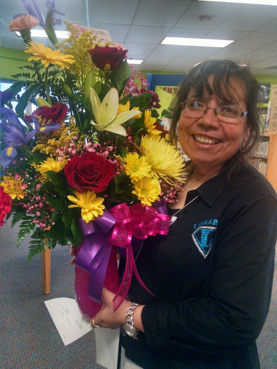 JMacias_CI's tweet image. Thank you Ms. Burdan and Ms. Renteria for all your hard work! #LibrarianAppreciationWeek