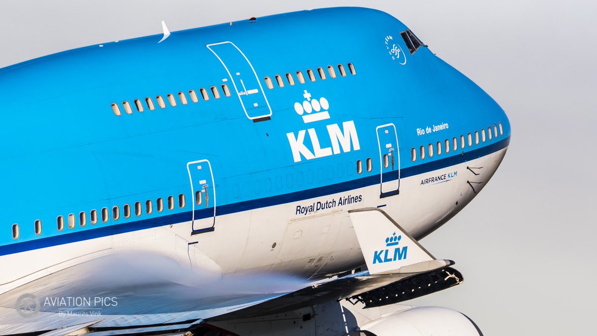 A lovely Dutch 'Queen' spreading her wings for another long haul journey.. #avgeek