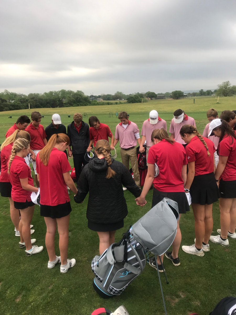 FHSBILLIEGOLF's tweet photo. District Golf Tour.
Remember/Respect
Team
Following Billie Golf Tradition:  
The Jump! https://t.co/yJ61khAJc8