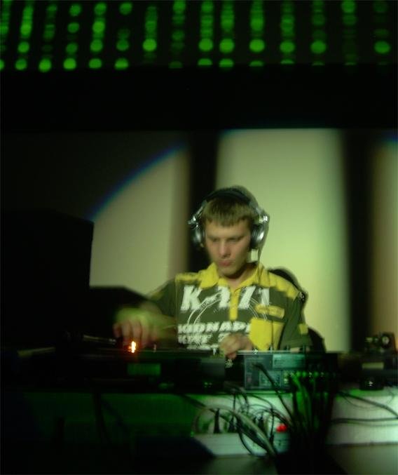 CueRadio_Channel1 tweet media