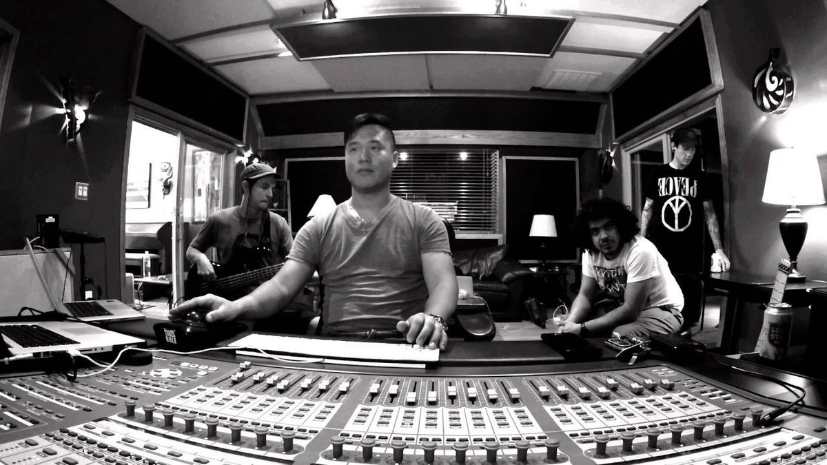 ugsmag's tweet photo. VIDEO: @SlopMusket - "The Perfect Fifth" https://t.co/xbpGMheTzI https://t.co/DapMir8MHC