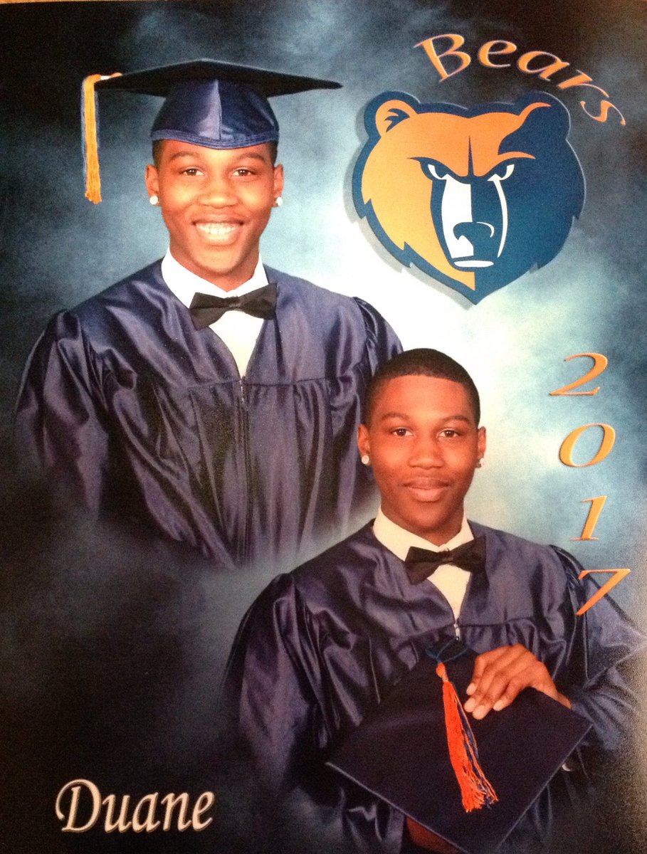 GRicko_'s tweet photo. Graduation Pictures 
2k17 😈🎓📚 https://t.co/9blLGXELdD