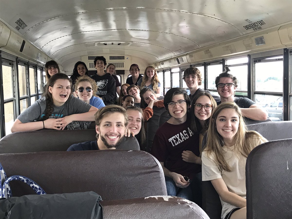 PennyArrington's tweet photo. OAP is going, going, gone!! Shine your light tomorrow and create magic once again! #⭐️thespians  @boswellhs @BoswellTheatre @NikaDavis11 https://t.co/U1SK95fvPk