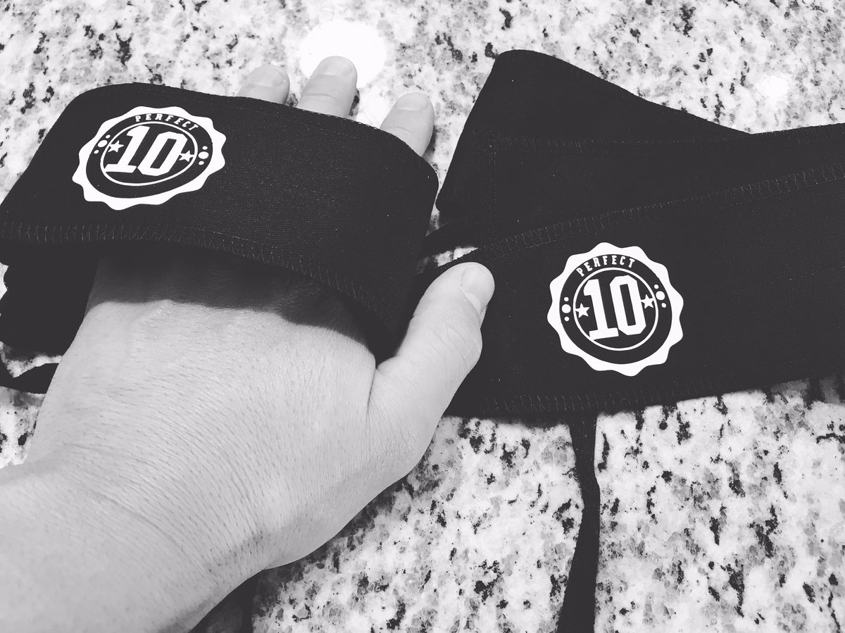 ScoredATen's tweet photo. Isn't this amazing? Thanksss to #CWristwraps! You should check them out. #PerfectTen 🙌 https://t.co/bjnYdpxrb5