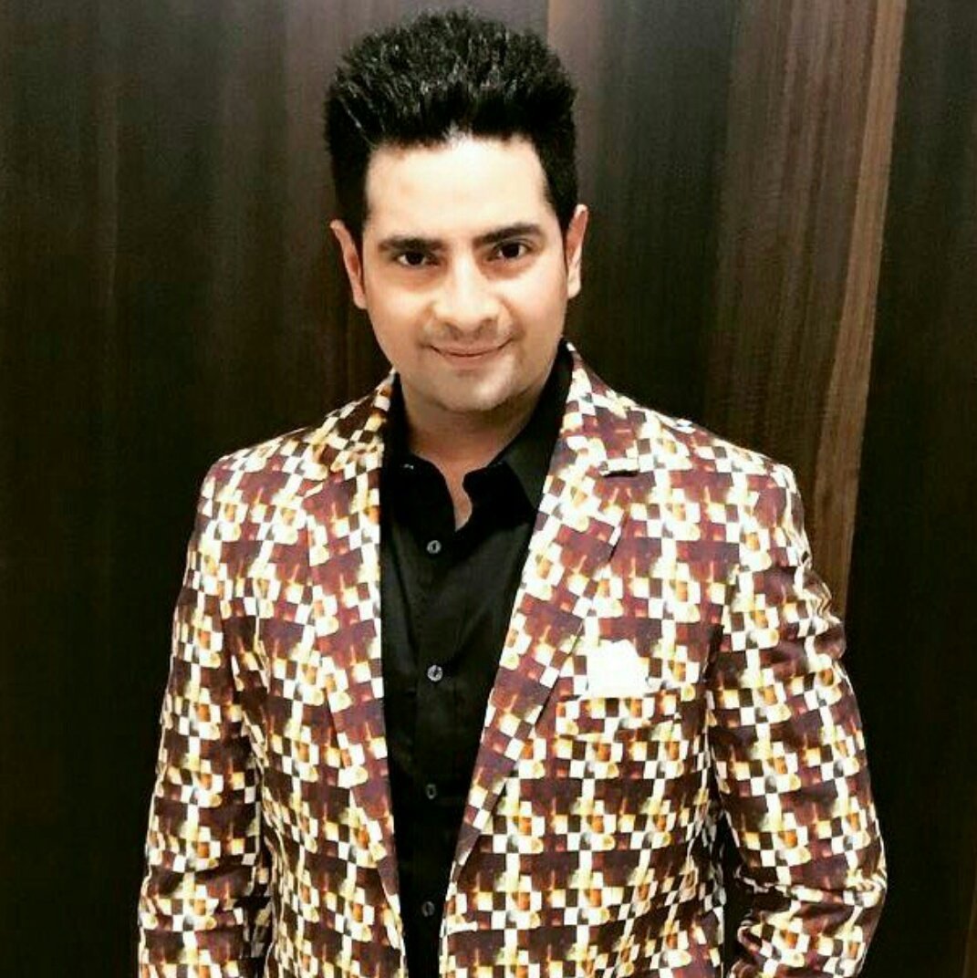 KaranMehraFan's tweet photo. #NewProfilePic https://t.co/FVpJ9UQGIt