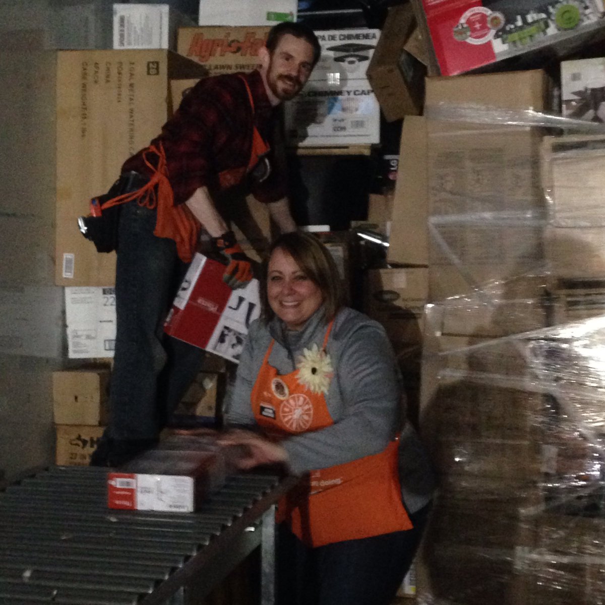 donwehner2771's tweet photo. Jana rocks out on some E2E. We are lucky to have her!!@HomeDepot2771  @jennybeausoleil @troyer_paige @bobsaniga #servantleadership https://t.co/9saSsx1xfI