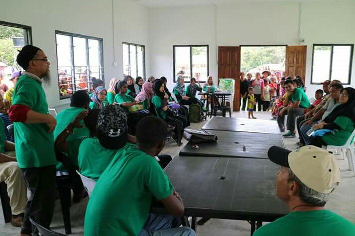 lets_nature's tweet image. Meet and greet with orang asli kg rening.  Q/A session with tok batin
#upm #environmentalfieldwork #nature #meetandgreet